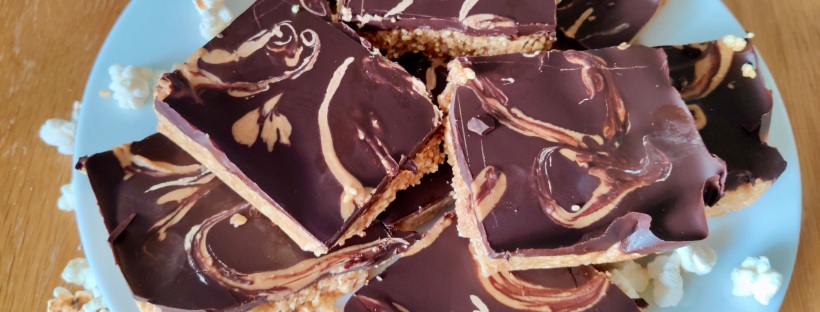 These dairy-free chocolate and peanut butter bars require absolutely no baking!